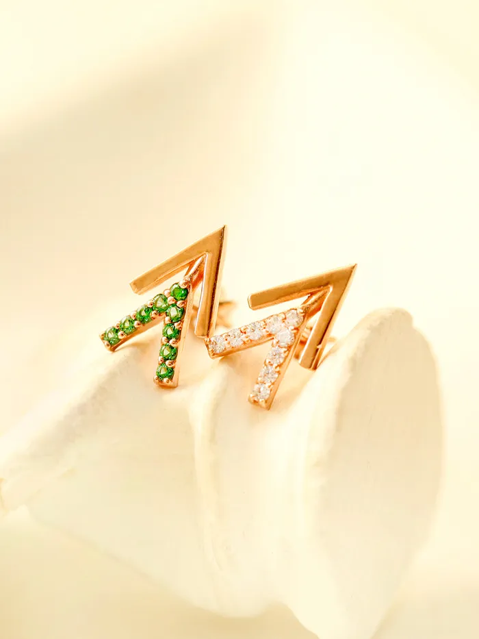 MinimalBijoux Earrings 14K Gold Edge Double V Shape Cartilage Earring 18G16G