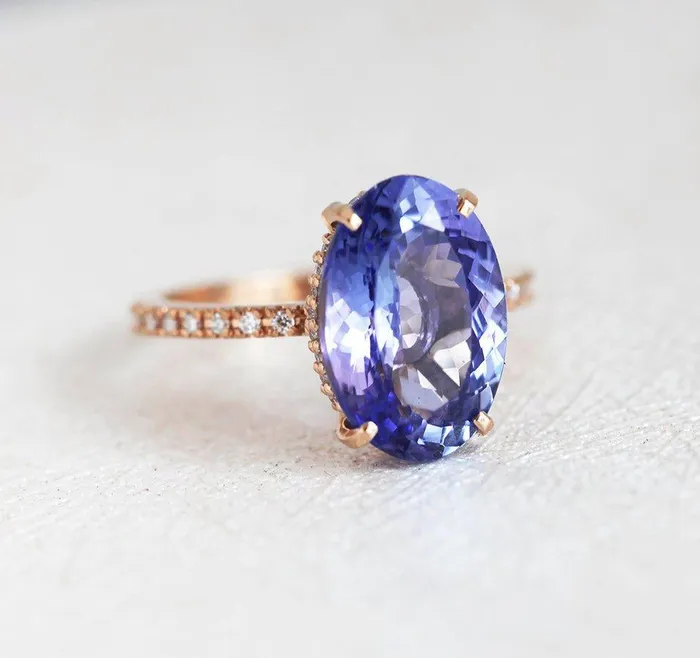 capucinne Rings Birdie Oval Tanzanite Ring