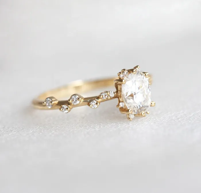 Capucinne Rings Bokeh Oval Lab Diamond Ring