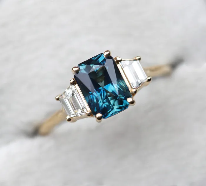 Capucinne Rings Moana Art Deco Sapphire diamond Ring