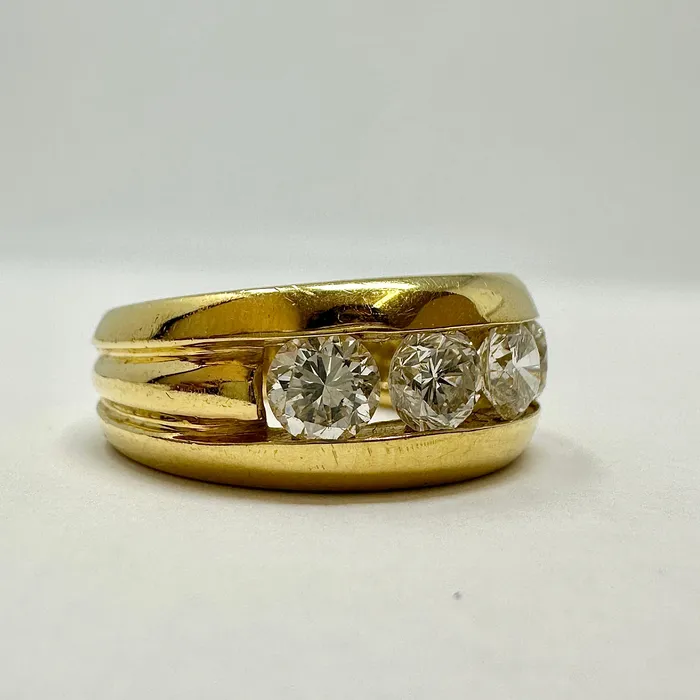 Jewelry Rings 18K Gold Ring with 4 Diamonds