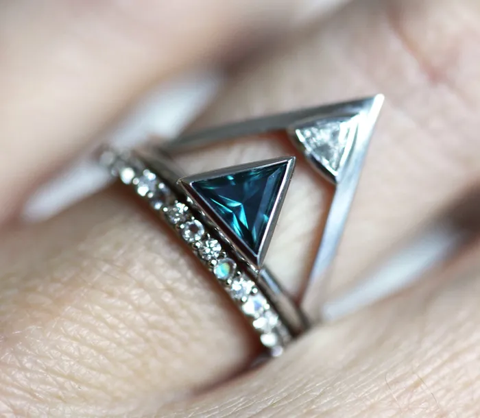 Rings Capucinne Frozen Teal Sapphire Ring