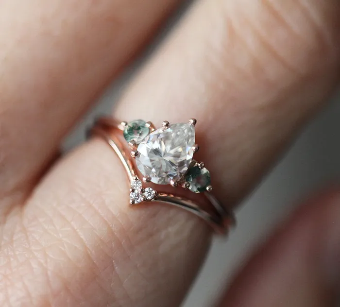 Rings Capucinne Misella Pear Alexandrite Ring