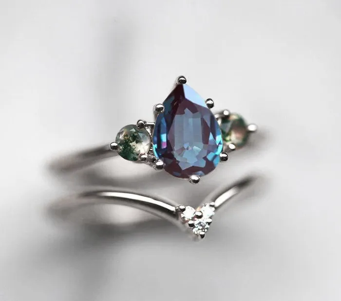 Rings Capucinne Misella Pear Alexandrite Ring