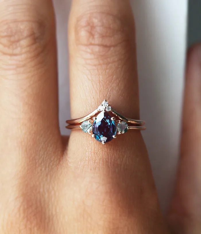 Rings Capucinne Misella Pear Alexandrite Ring