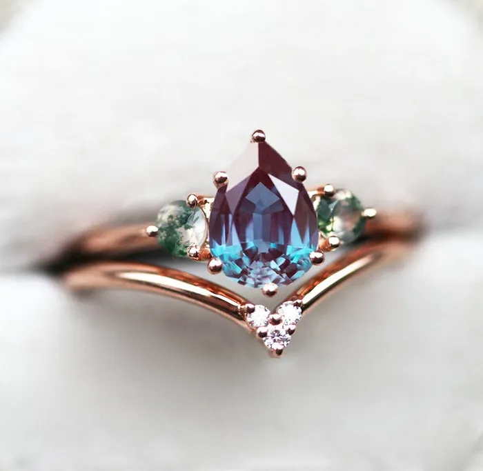Rings Capucinne Misella Pear Alexandrite Ring