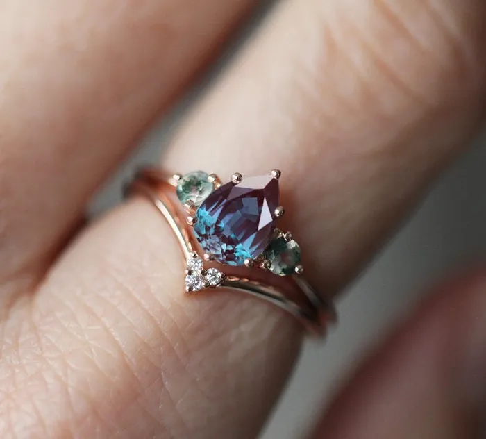 Rings Capucinne Misella Pear Alexandrite Ring