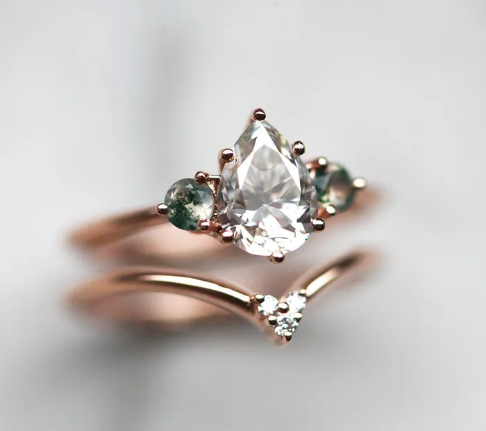 Rings Capucinne Misella Pear Alexandrite Ring