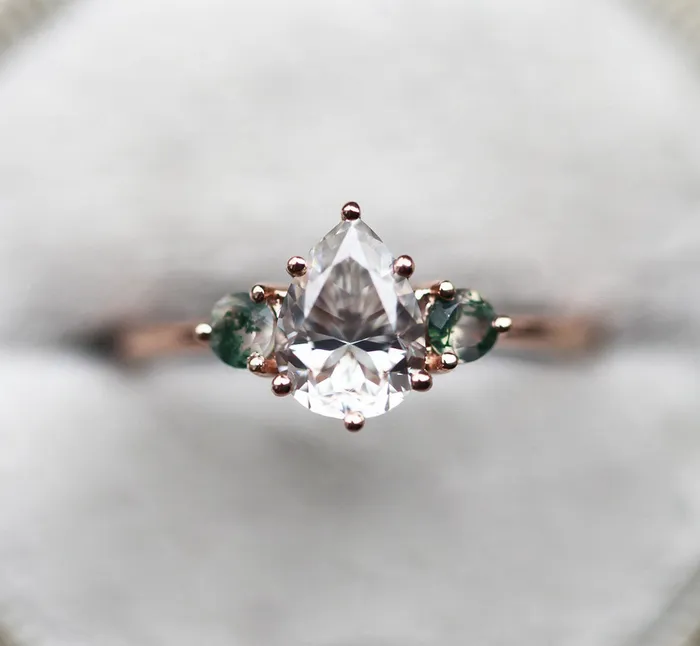 Rings Capucinne Misella Pear Alexandrite Ring