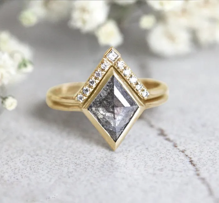 Rings Capucinne Modern Salt Pepper Diamond Ring Set With Diamond VBand