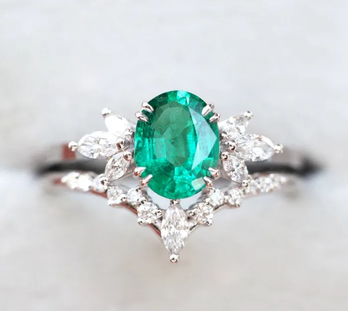 Vera Oval Emerald Ring Set Capucinne Rings