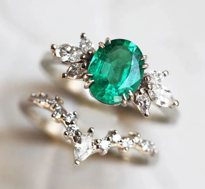 Vera Oval Emerald Ring Set Capucinne Rings