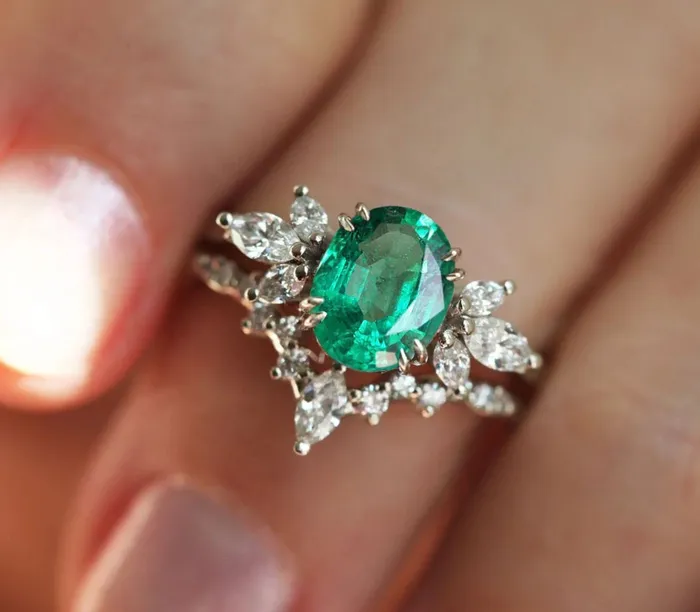 Vera Oval Emerald Ring Set Capucinne Rings