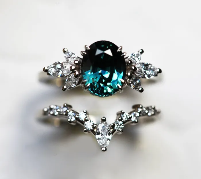 Vera Oval Emerald Ring Set Capucinne Rings