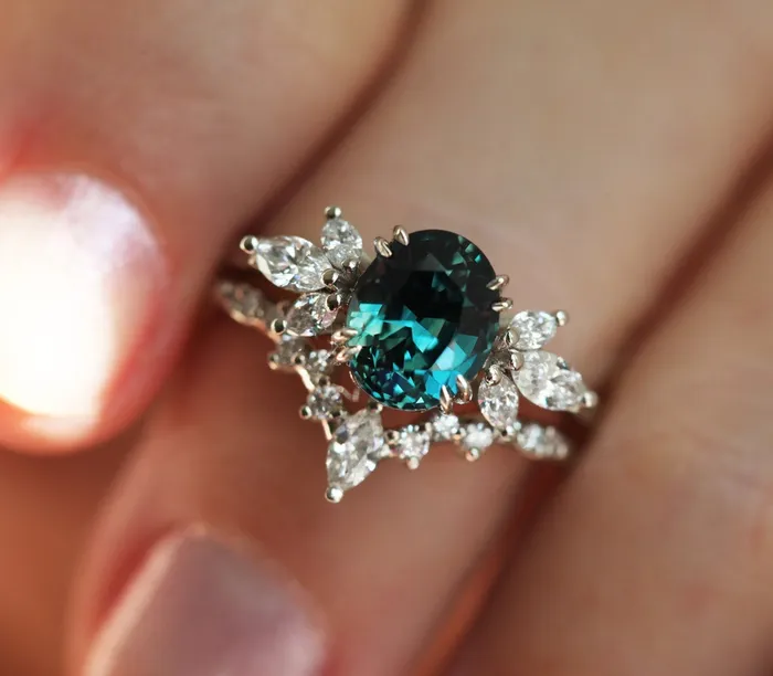 Vera Oval Emerald Ring Set Capucinne Rings